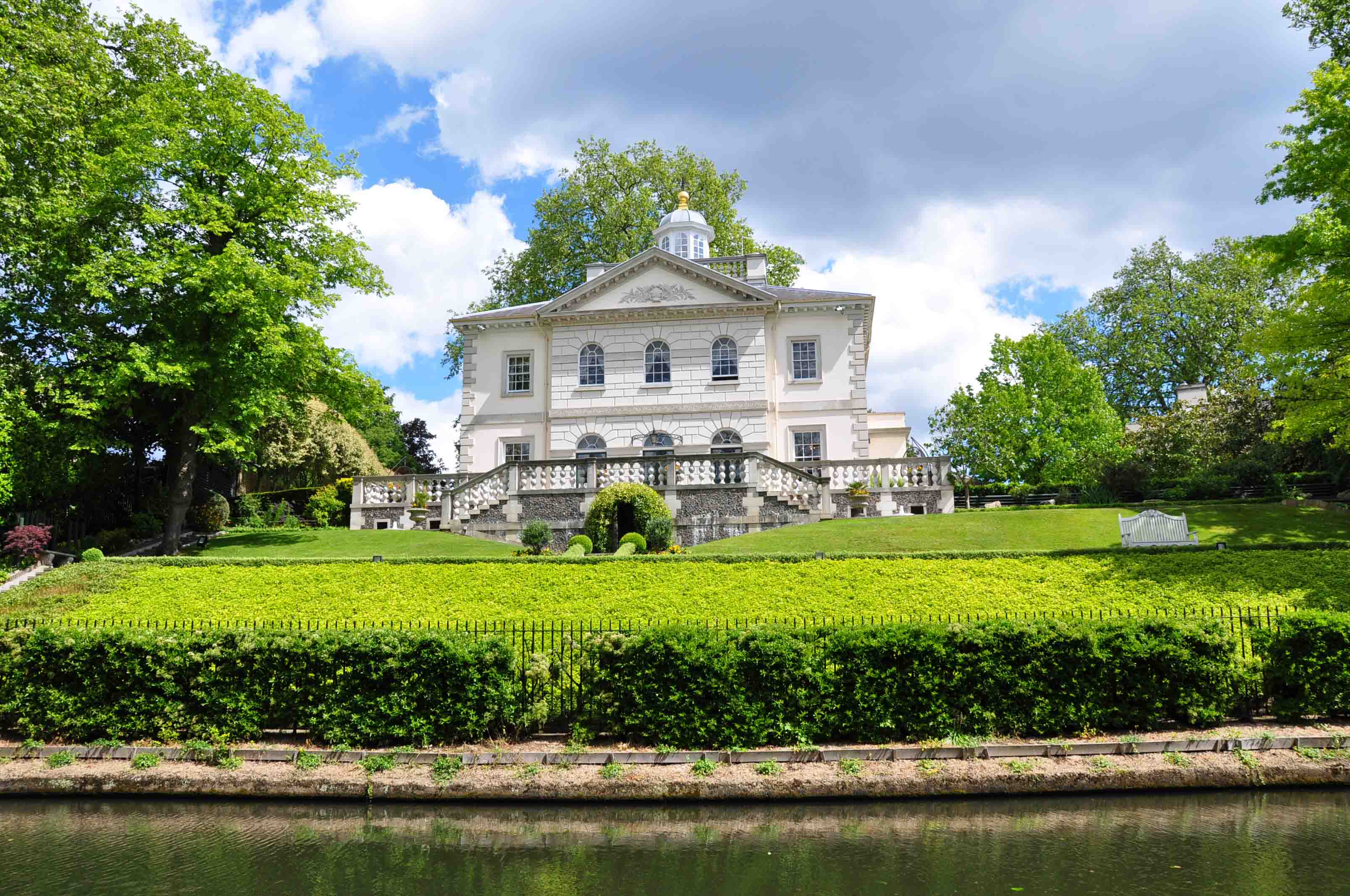 Luxury London on Grand Union Canal