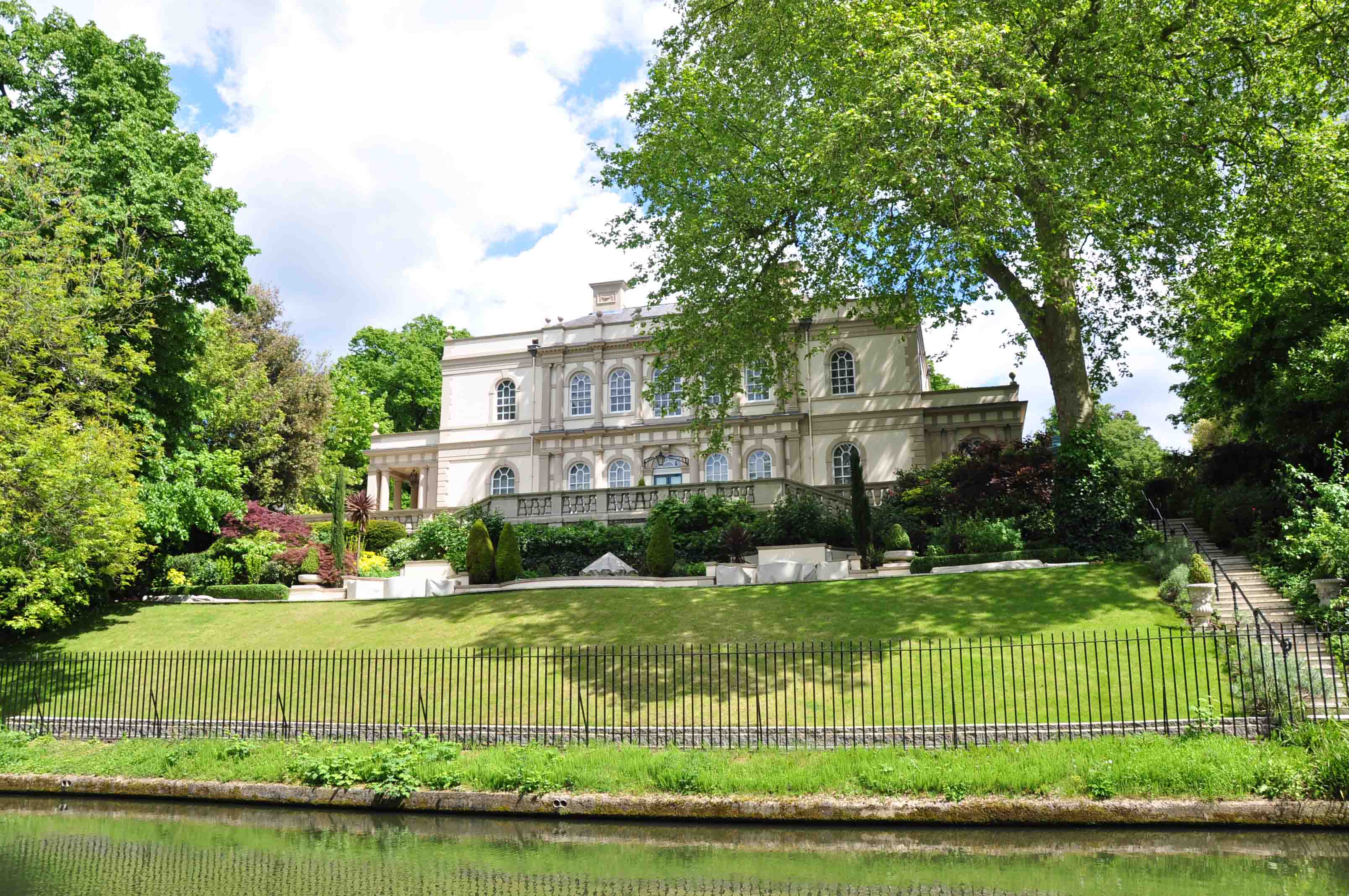 Walk from Little Venice to Camden Lock